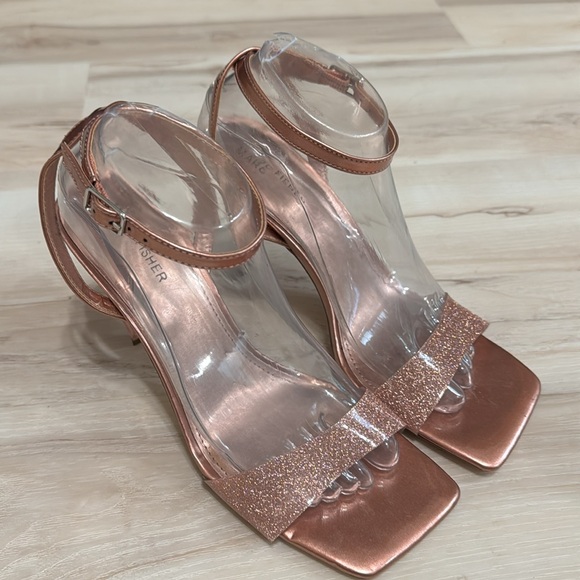 MARC FISHER Rose Gold Cone Heel Sandal In glitter Pink - Picture 1 of 9